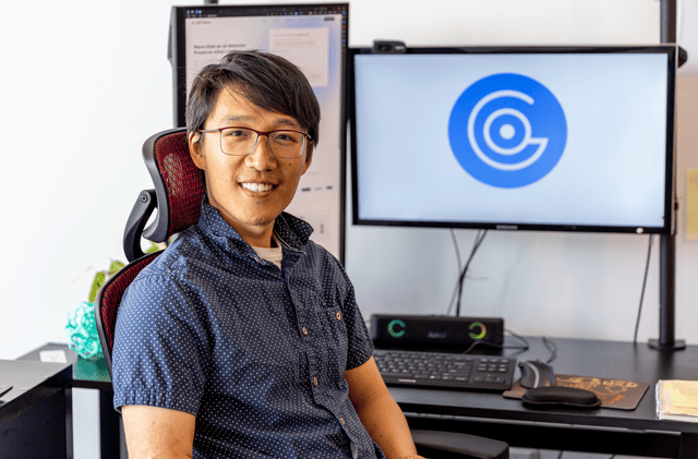 華裔00後戳破頂會泡沫！NeurIPS 53篇論文曝AI造假，LeCun躺槍