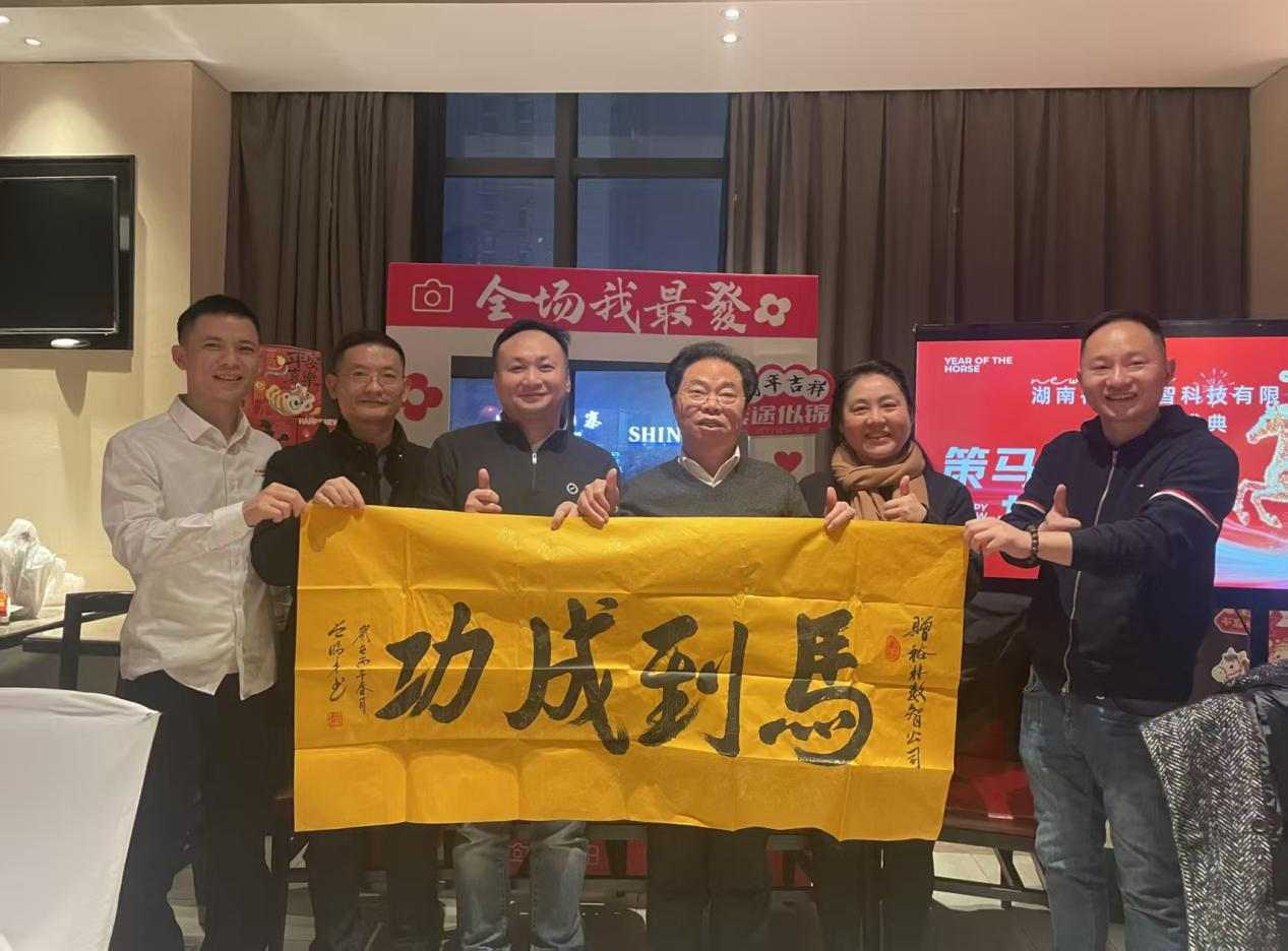 紮根人民 書法“五進”——曾昭才先生的藝術堅守與人民情懷