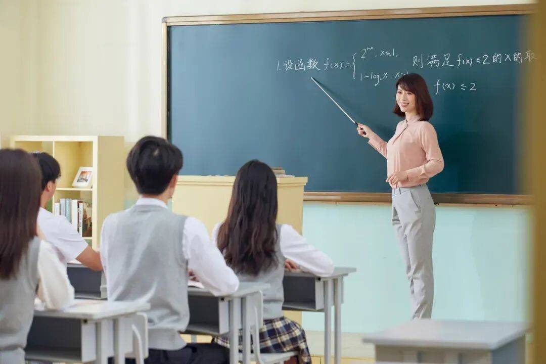 “上大學”和“沒上大學”的區別，五張圖既真實又無奈，很是現實
