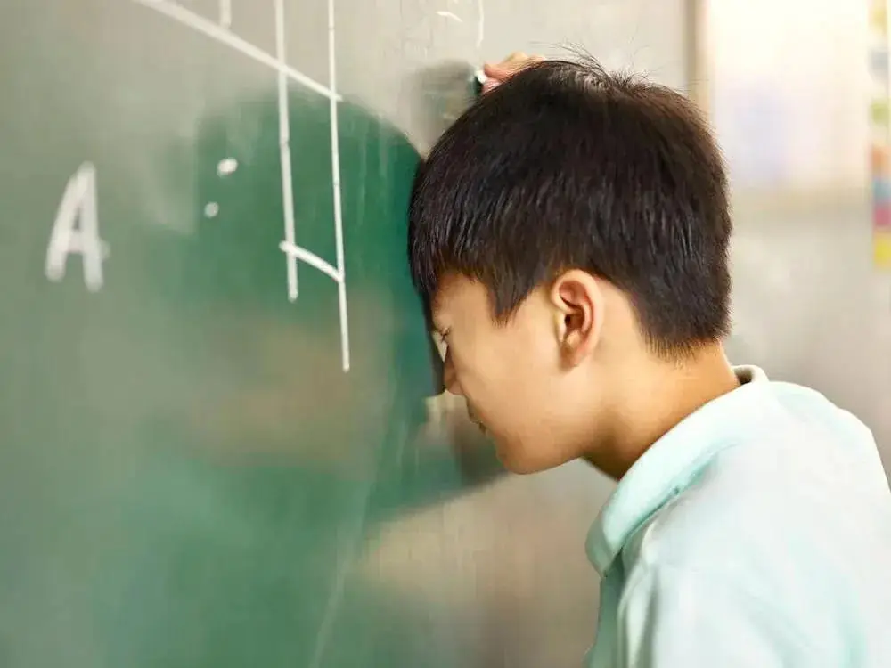 原創爸爸教育孩子，千萬記得要“嚴”不要“兇”